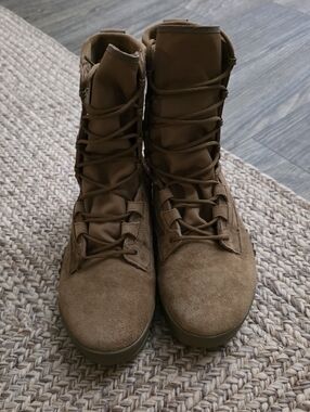 Nike Men's  Lace-Up Tactical Boot in Brown Size 7.5 Like New